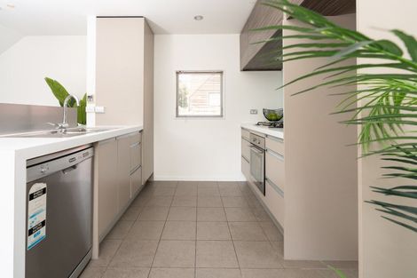 Photo of property in 1/12 Agra Crescent, Khandallah, Wellington, 6035