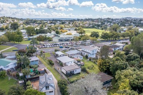 Photo of property in 3/144 Godley Road, Green Bay, Auckland, 0604