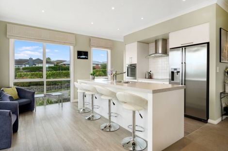 Photo of property in 2 Lynley Park Drive, Omokoroa, 3114