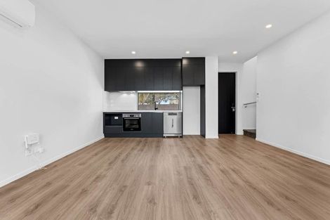 Photo of property in 6e Cascades Road, Pakuranga Heights, Auckland, 2010