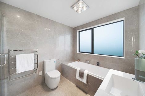 Photo of property in 13 Korowhiti Road, Clarks Beach, 2122