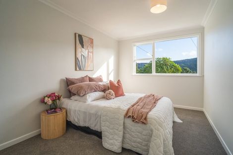 Photo of property in 4 Mayfair Place, Tawa, Wellington, 5028