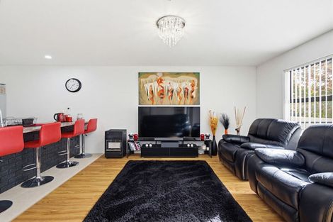 Photo of property in 2/124 Stancombe Road, Flat Bush, Auckland, 2016