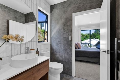 Photo of property in 6e Burns Street, Westown, New Plymouth, 4310