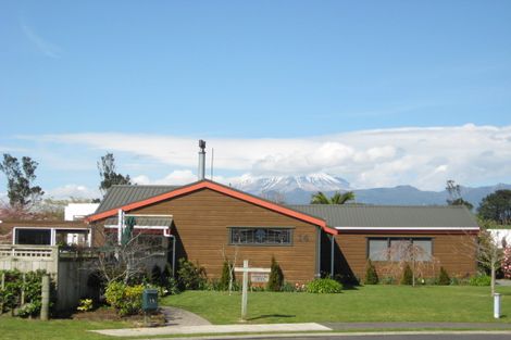 Photo of property in 14 Kororako Grove, Whalers Gate, New Plymouth, 4310
