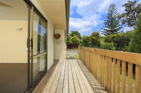 Photo of property in 2/6 Charmaine Road, Torbay, Auckland, 0630