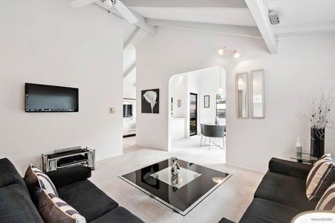 Photo of property in 2/17 Pax Avenue, Forrest Hill, Auckland, 0620