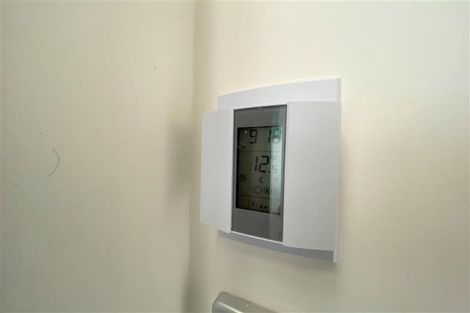 Photo of property in 11a Bank Street, Hillcrest, Auckland, 0627