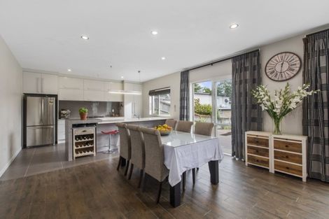 Photo of property in 64 Laurel Oak Drive, Schnapper Rock, Auckland, 0632