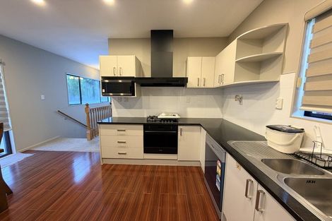Photo of property in 2/24 Bonito Place, Bayview, Auckland, 0629
