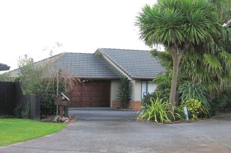 Photo of property in 18 Millisle Place, East Tamaki Heights, Auckland, 2016