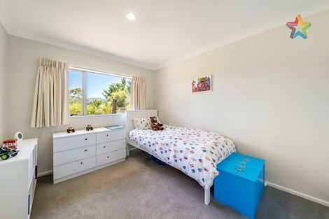 Photo of property in 45 Speldhurst Grove, Stokes Valley, Lower Hutt, 5019
