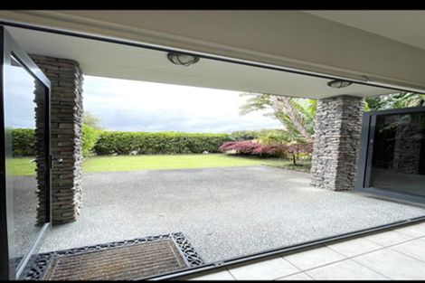 Photo of property in 10 Rangi Avenue, Schnapper Rock, Auckland, 0632