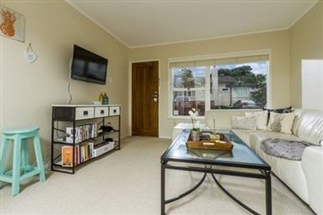 Photo of property in 2/40 Vauxhall Road, Devonport, Auckland, 0624