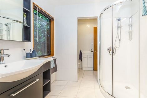 Photo of property in 172 Paremata Road, Paremata, Porirua, 5024