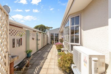Photo of property in 11a Norman Street, Lower Vogeltown, New Plymouth, 4310