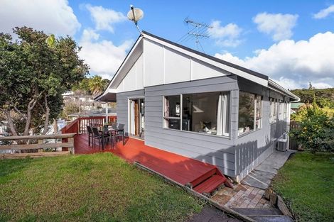 Photo of property in 2/49 Simon Ellice Drive, Bayview, Auckland, 0629