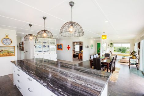 Photo of property in 165 Albert Road, Tokomaru, Palmerston North, 4474