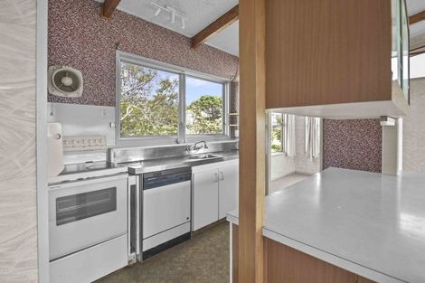Photo of property in 42 De Luen Avenue, Tindalls Beach, Whangaparaoa, 0930