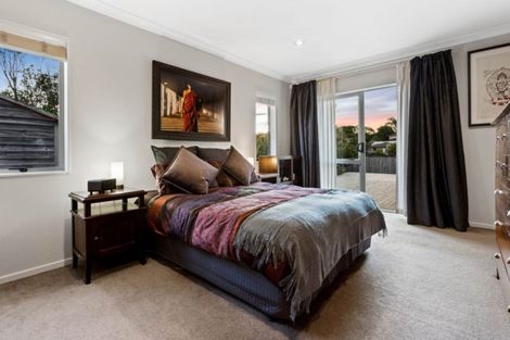 Photo of property in 5 Catlins Place, Fairview Heights, Auckland, 0632