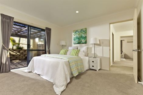 Photo of property in 56 View Ridge Drive, Ranui, Auckland, 0612