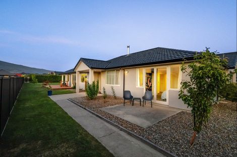 Photo of property in 3 De Bettencor Place, Mount Pisa, Cromwell, 9383