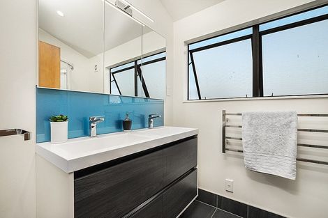 Photo of property in 14 Hadley Wood Drive, Wattle Downs, Auckland, 2103