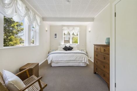 Photo of property in 2/24 Selwyn Crescent, Forrest Hill, Auckland, 0620