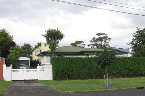 Photo of property in 20a Queensway, Three Kings, Auckland, 1024