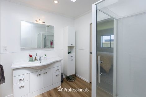 Photo of property in 2 Bathurst Street, Heretaunga, Upper Hutt, 5018