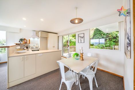 Photo of property in 89 Miromiro Road, Normandale, Lower Hutt, 5010