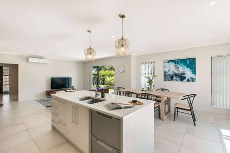 Photo of property in 41 Andalusian Way, Karaka, Papakura, 2113