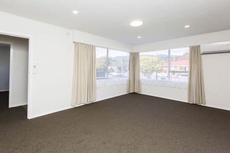 Photo of property in 16 Seattle Grove, Totara Park, Upper Hutt, 5018