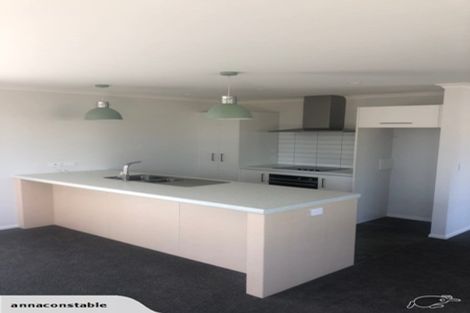 Photo of property in 30 Queenwood Road, Levin, 5510