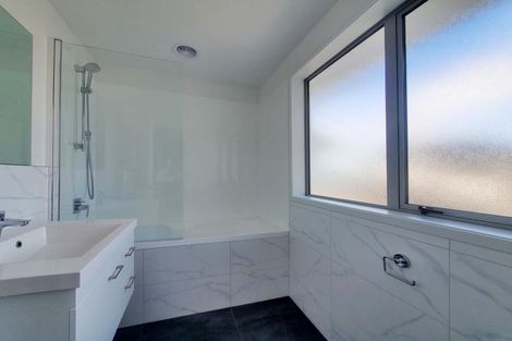 Photo of property in 13c Oxford Road, Manurewa, Auckland, 2102