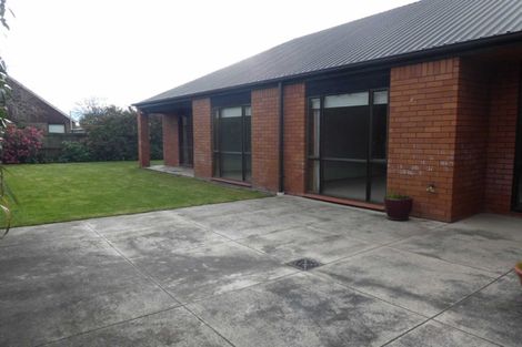 Photo of property in 5 Dorfold Mews, Avonhead, Christchurch, 8042