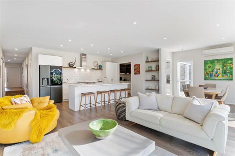 Photo of property in 6 Fruitlands Road, Kumeu, 0810
