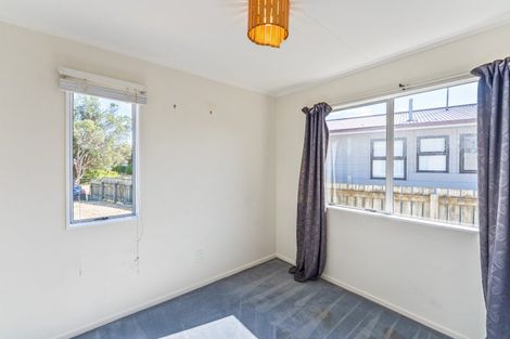 Photo of property in 52 Sarah Street, Waikawa Beach, Levin, 5573