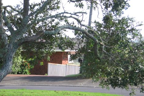 Photo of property in 23 Halldene Terrace, Red Beach, 0932