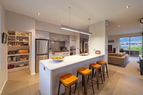 Photo of property in 10 Sunnyside Lane, Wanaka, 9305