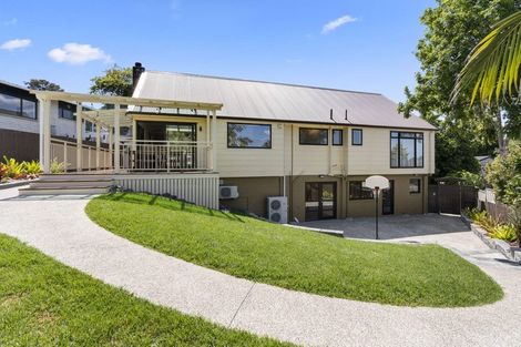 Photo of property in 11 Holyoake Place, Chatswood, Auckland, 0626