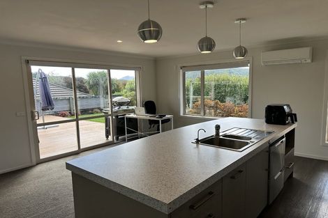 Photo of property in 114a Milton Terrace, Picton, 7220