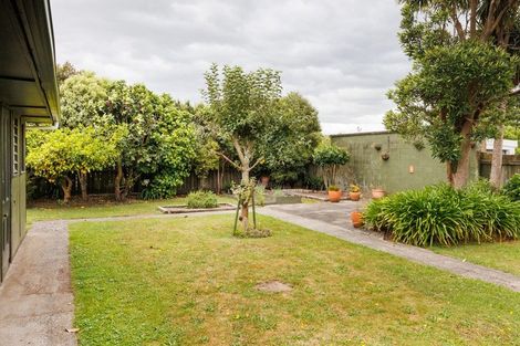 Photo of property in 27 Waterloo Crescent, Hokowhitu, Palmerston North, 4410