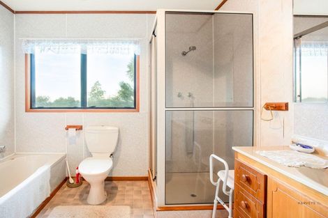 Photo of property in 1010 Scenic Drive North, Swanson, Auckland, 0816