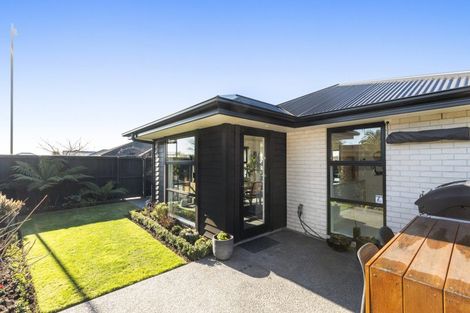 Photo of property in 17 Parawai Street, Marshland, Christchurch, 8083
