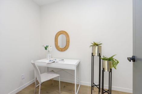 Photo of property in 128 Skulander Crescent, Orewa, 0931