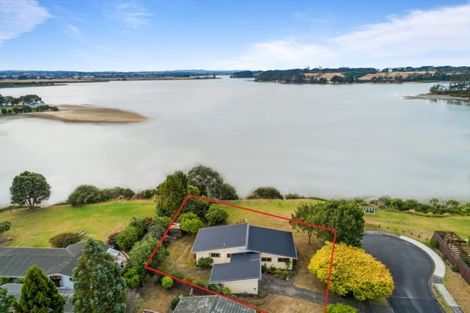Photo of property in 130 Racecourse Road, Waiuku, 2123