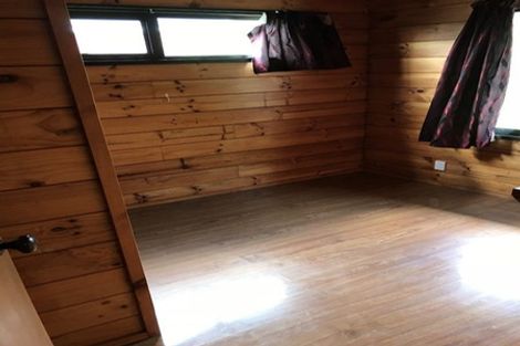 Photo of property in 31 Marina View Drive, West Harbour, Auckland, 0618