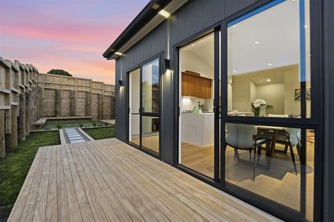 Photo of property in 10 Whale Bay Rise, Gulf Harbour, 0930