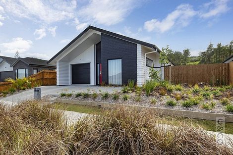 Photo of property in 83 Vinistra Road, Kumeu, 0810